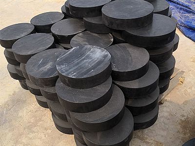 嘉峪关板式橡胶支座由若干层橡胶片与薄钢板经加压硫化